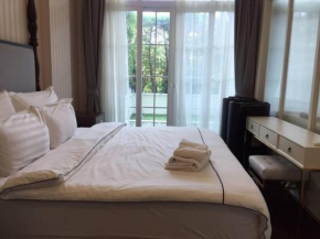 Grand Florida Jomtien Pool Access